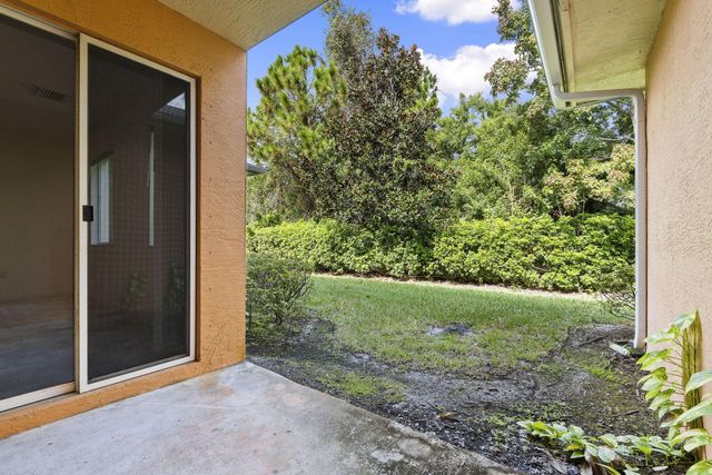 2597 Stockbridge Square SW, Vero Beach, FL 32962