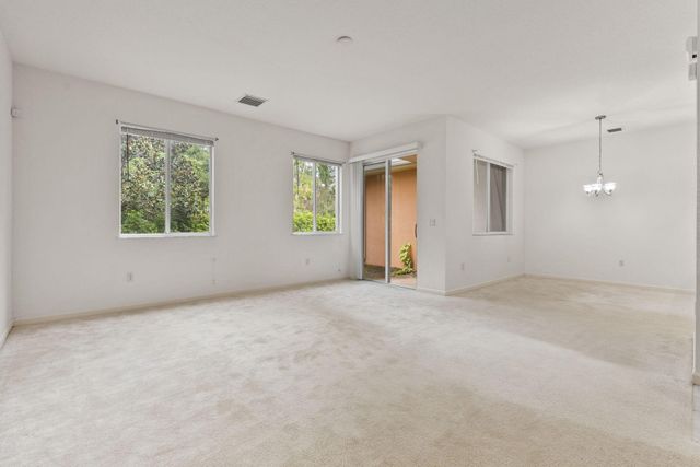 2597 Stockbridge Square SW, Vero Beach, FL 32962