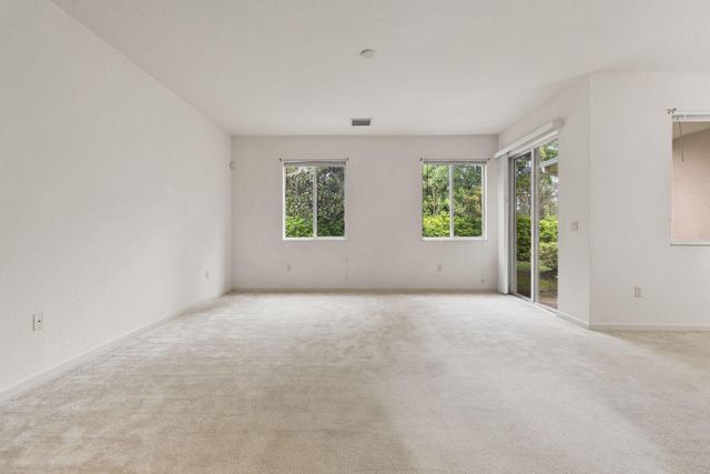 2597 Stockbridge Square SW, Vero Beach, FL 32962