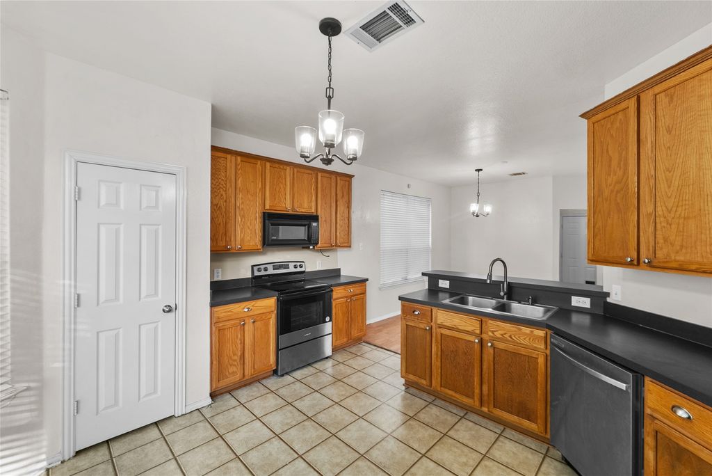 10329 Nantucket Drive, Providence Village, TX 76227 — photo 4