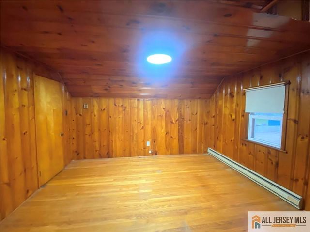 42 Burton Avenue, South River, NJ 08882