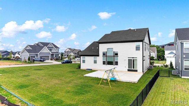 207 Kerry Downs Drive, Dardenne Prairie, MO 63368