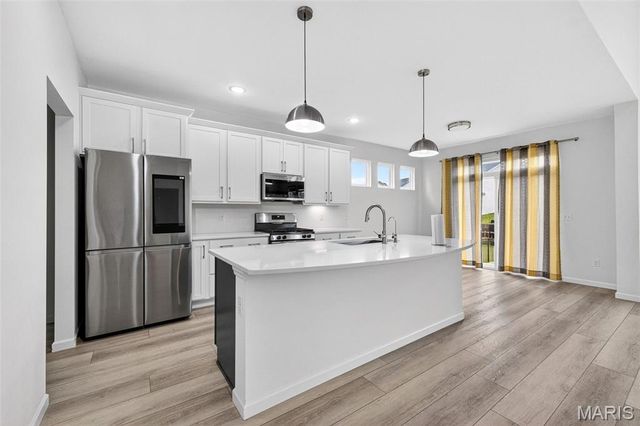 207 Kerry Downs Drive, Dardenne Prairie, MO 63368