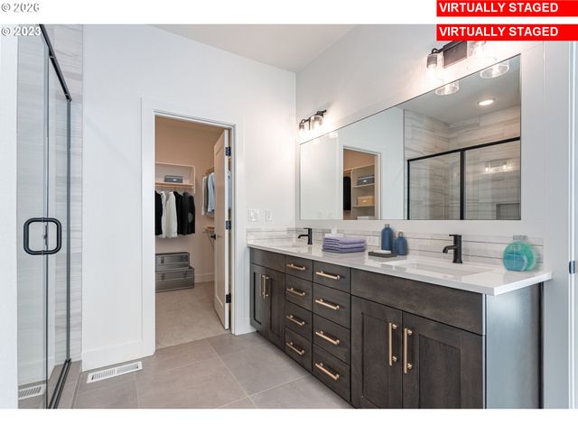 7353 Nw OAKFERN Dr, Portland, OR 97229