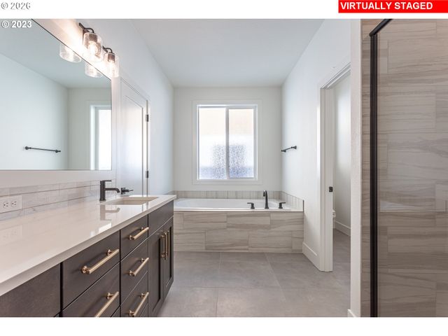 7353 Nw OAKFERN Dr, Portland, OR 97229