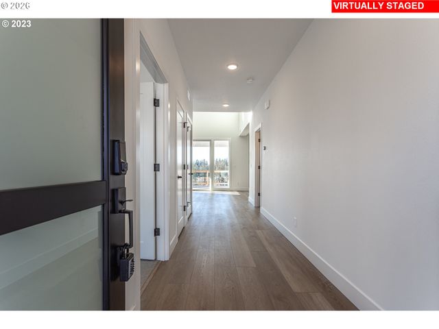 7353 Nw OAKFERN Dr, Portland, OR 97229