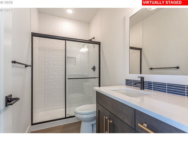 7353 Nw OAKFERN Dr, Portland, OR 97229