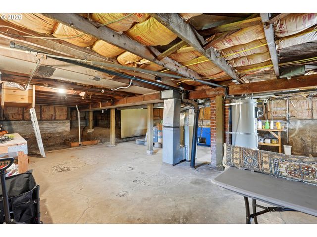 212 W 1ST St, Newberg, OR 97132
