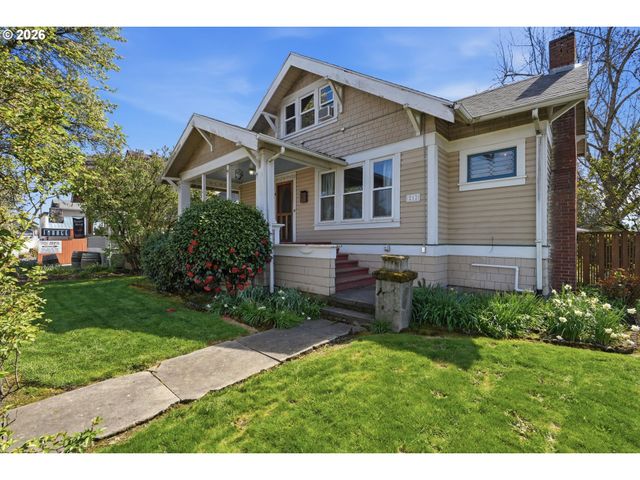 212 W 1ST St, Newberg, OR 97132