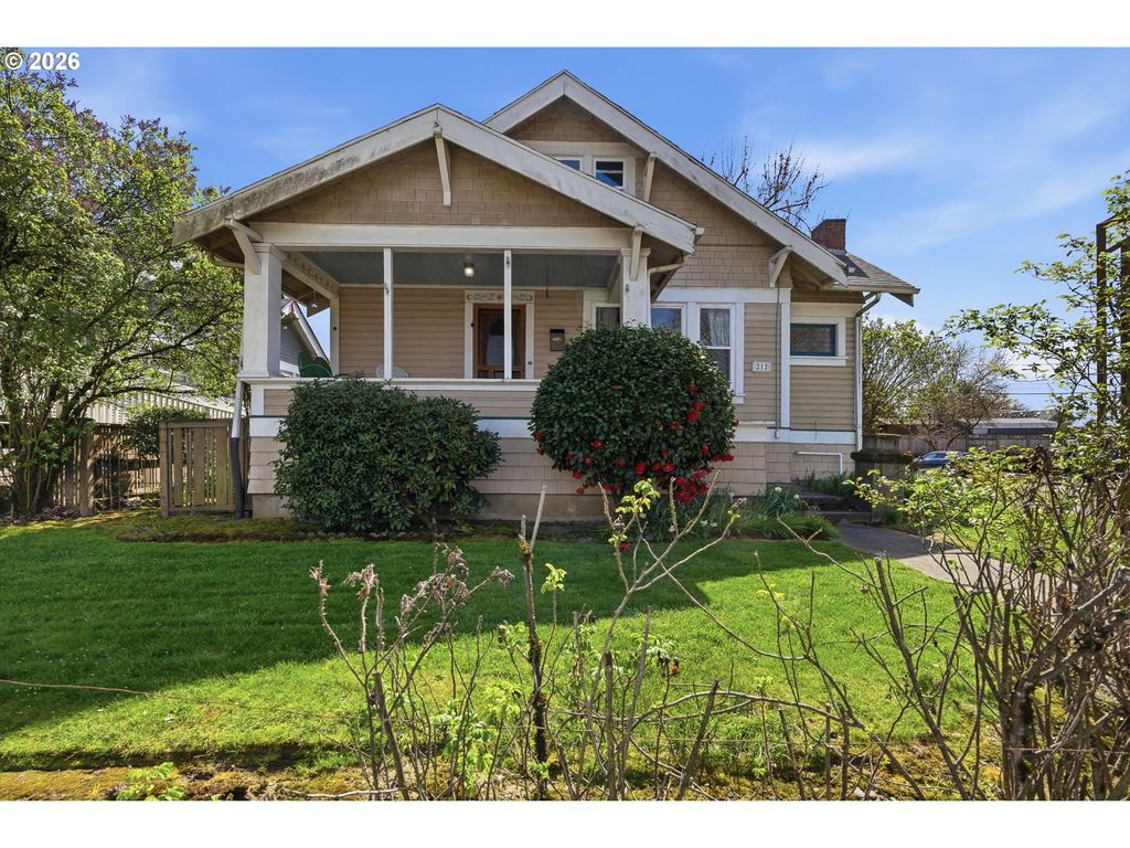 212 W 1ST St, Newberg, OR 97132