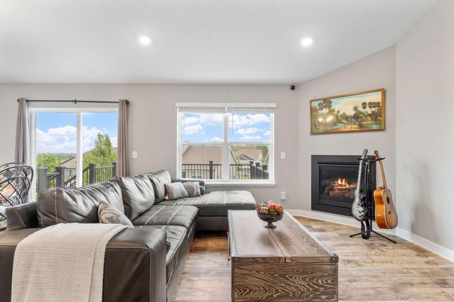 1989 Attenborough Street, Shakopee, MN 55379