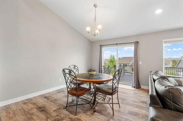 1989 Attenborough Street, Shakopee, MN 55379