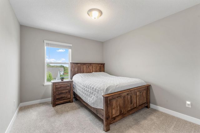 1989 Attenborough Street, Shakopee, MN 55379