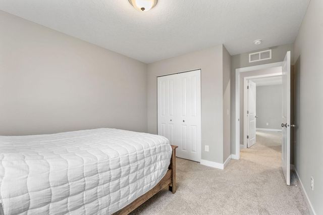 1989 Attenborough Street, Shakopee, MN 55379