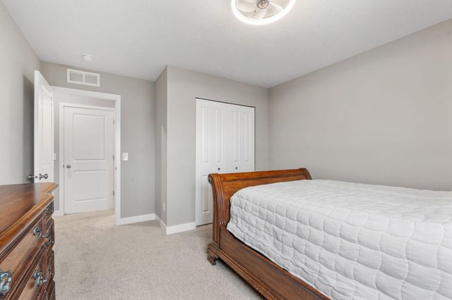 1989 Attenborough Street, Shakopee, MN 55379
