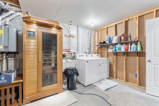 1989 Attenborough Street, Shakopee, MN 55379