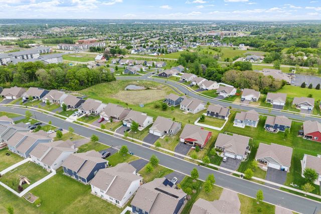 1989 Attenborough Street, Shakopee, MN 55379