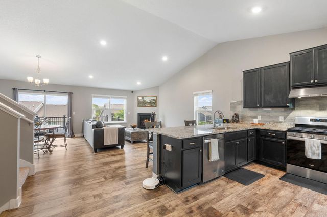 1989 Attenborough Street, Shakopee, MN 55379