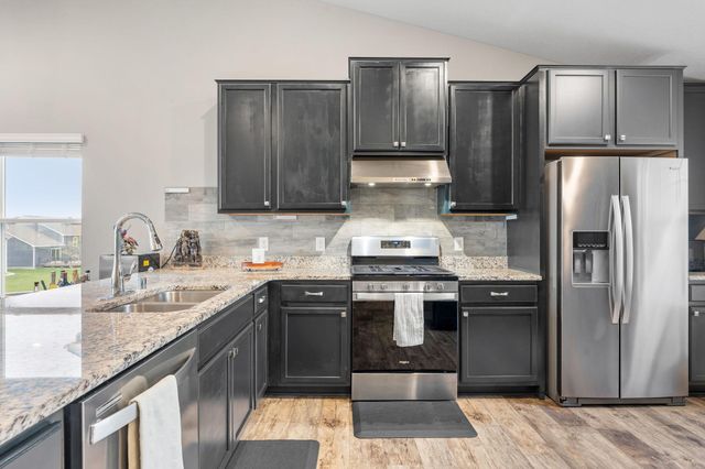 1989 Attenborough Street, Shakopee, MN 55379