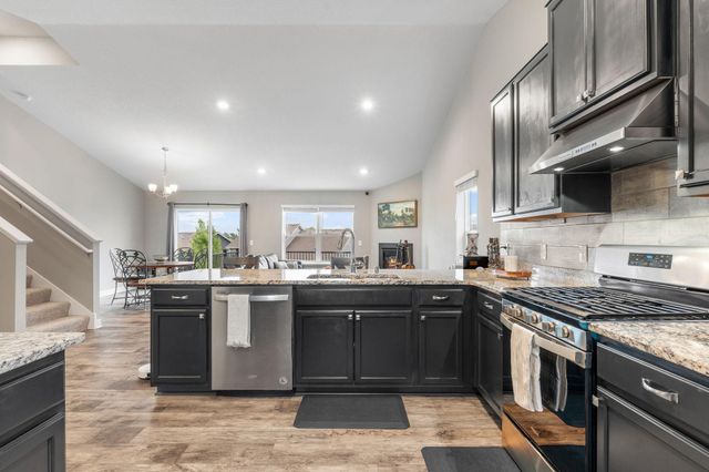 1989 Attenborough Street, Shakopee, MN 55379