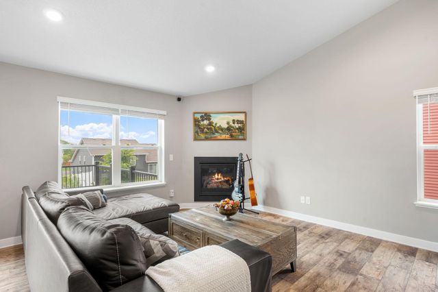 1989 Attenborough Street, Shakopee, MN 55379