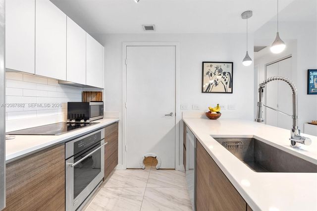 1100 S Miami Avenue 1609, Miami, FL 33130