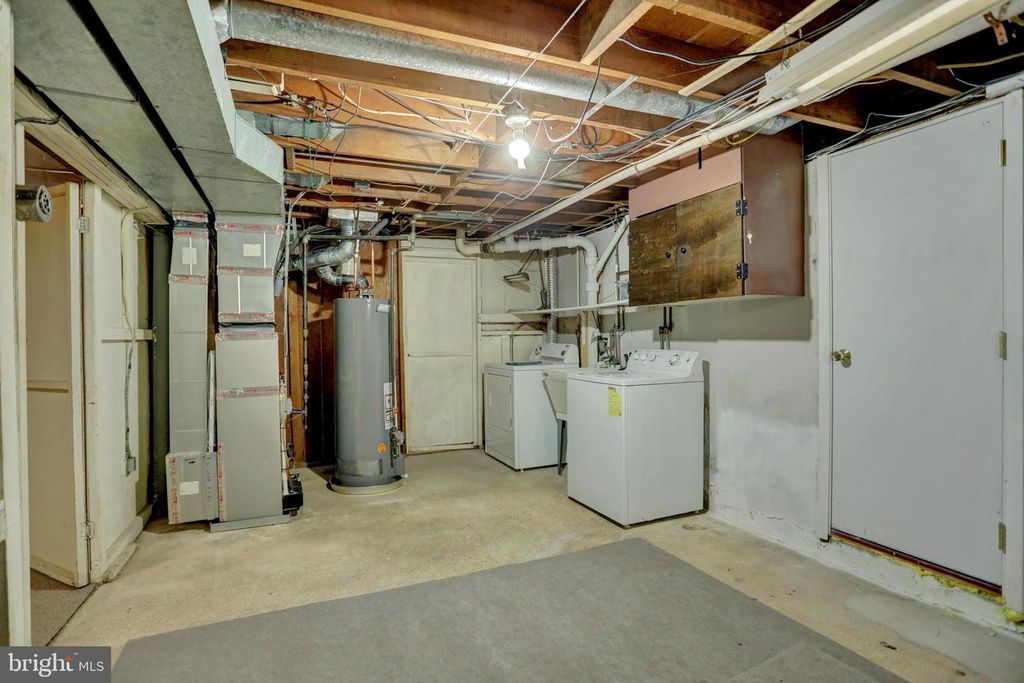 Image 32 of property listing at 300 SOPHIA CT, Baltimore, MD 21208