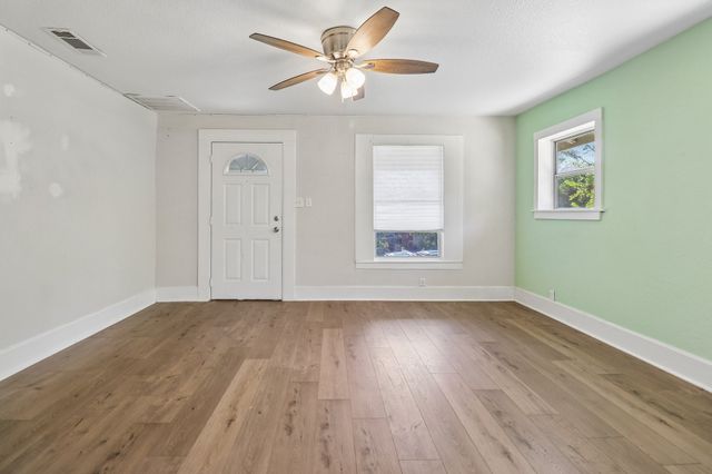 1963 Columbus Avenue, Fort Worth, TX 76164