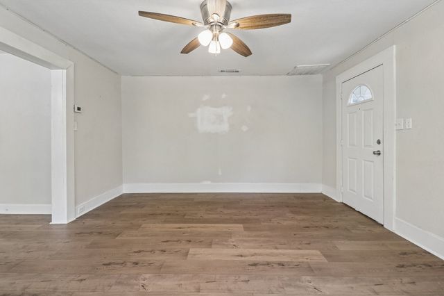 1963 Columbus Avenue, Fort Worth, TX 76164