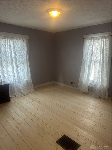 412 E Madison Avenue, Springfield, OH 45503