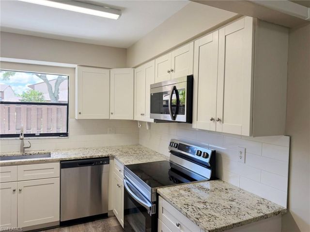 621 SE 12th AVE 118, Cape Coral, FL 33990