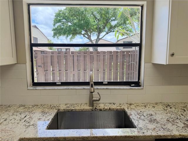 621 SE 12th AVE 118, Cape Coral, FL 33990