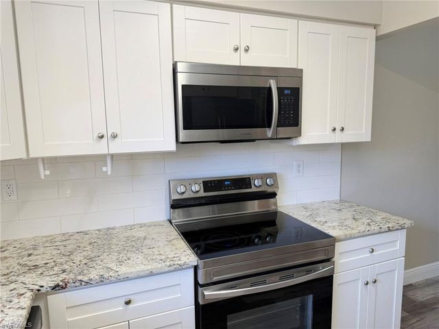 621 SE 12th AVE 118, Cape Coral, FL 33990