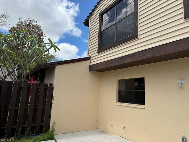 621 SE 12th AVE 118, Cape Coral, FL 33990