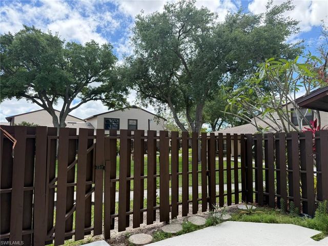 621 SE 12th AVE 118, Cape Coral, FL 33990