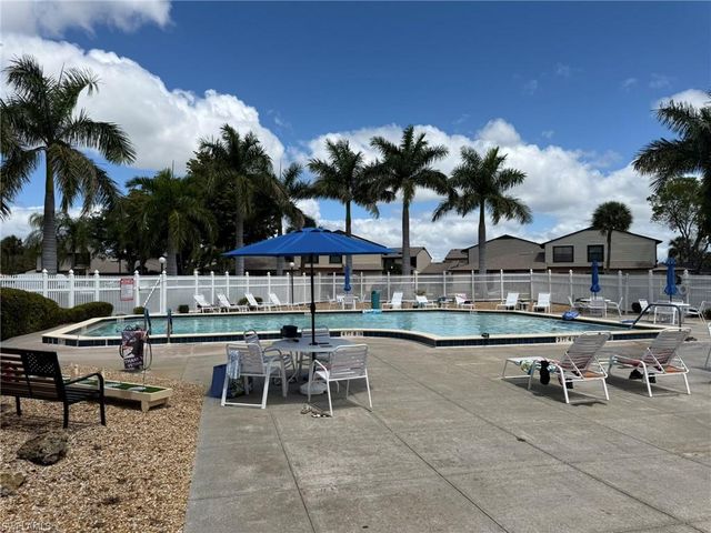 621 SE 12th AVE 118, Cape Coral, FL 33990
