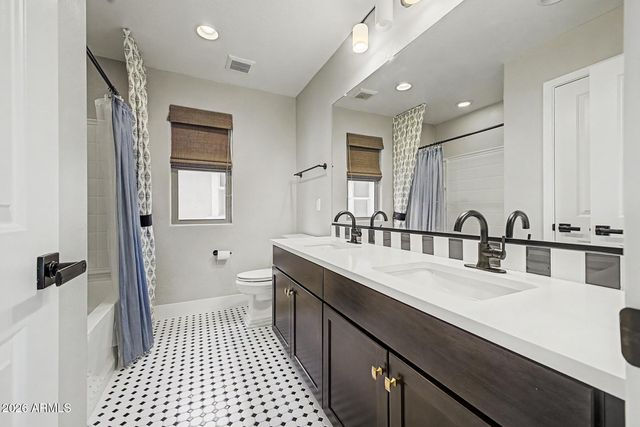 8251 E Impala Avenue, Mesa, AZ 85209