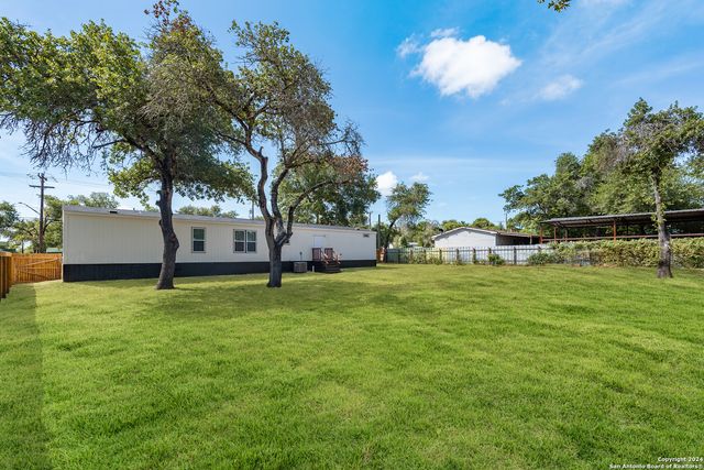 4719 waterwood pass, Elmendorf, TX 78112