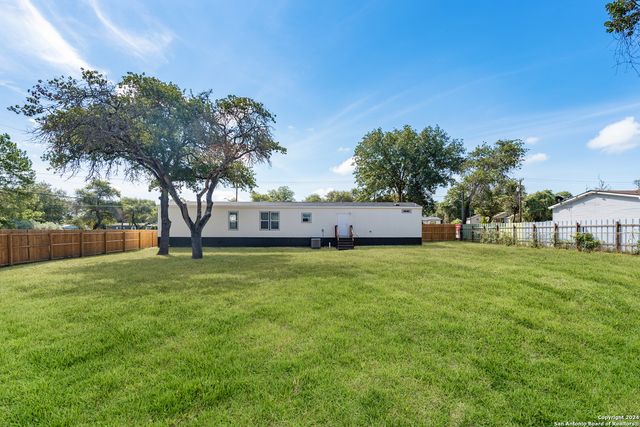 4719 waterwood pass, Elmendorf, TX 78112