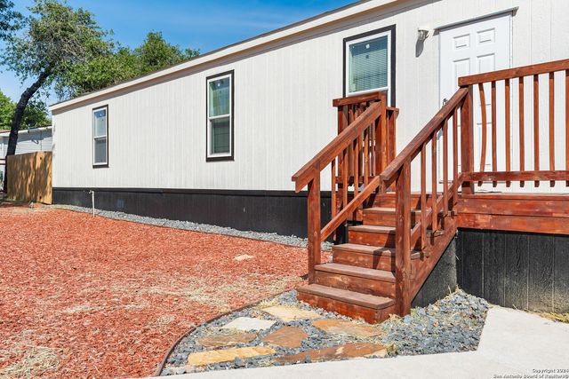 4719 waterwood pass, Elmendorf, TX 78112