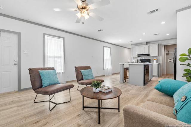 4719 waterwood pass, Elmendorf, TX 78112