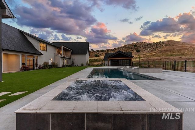 6162 N High Valley Way, Boise, ID 83714
