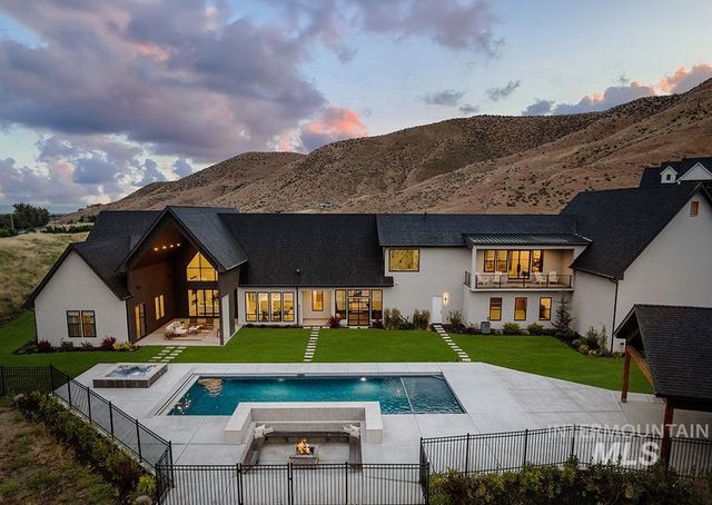 6162 N High Valley Way, Boise, ID 83714