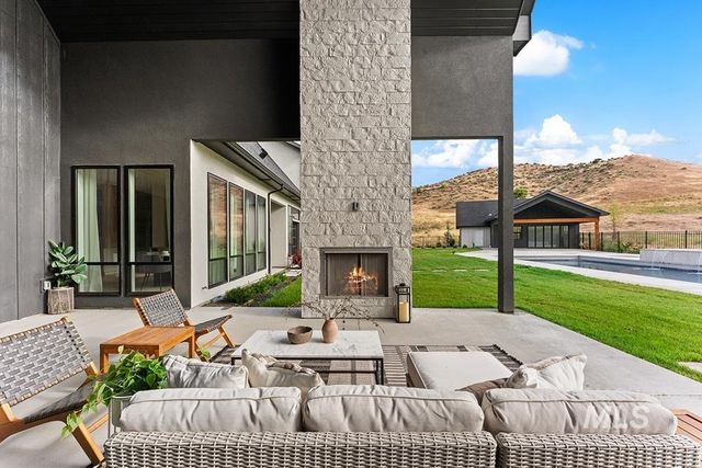6162 N High Valley Way, Boise, ID 83714