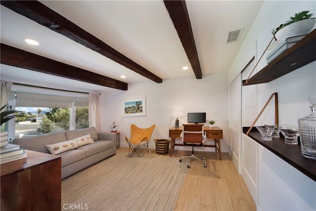 389 Mira Loma, Costa Mesa, CA 92627