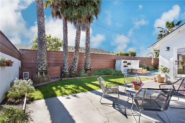 389 Mira Loma, Costa Mesa, CA 92627
