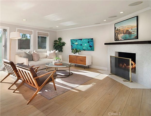 389 Mira Loma, Costa Mesa, CA 92627