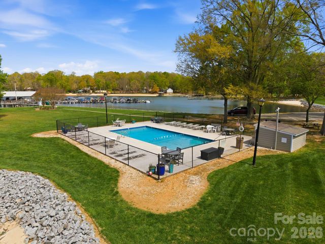 7613 Mariner Cove Drive, Cornelius, NC 28031