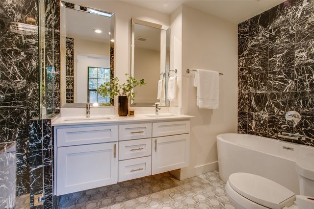 1630 Ramsey Avenue, Dallas, TX 75216