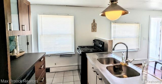 913 Boston Avenue, Waterford, MI 48328